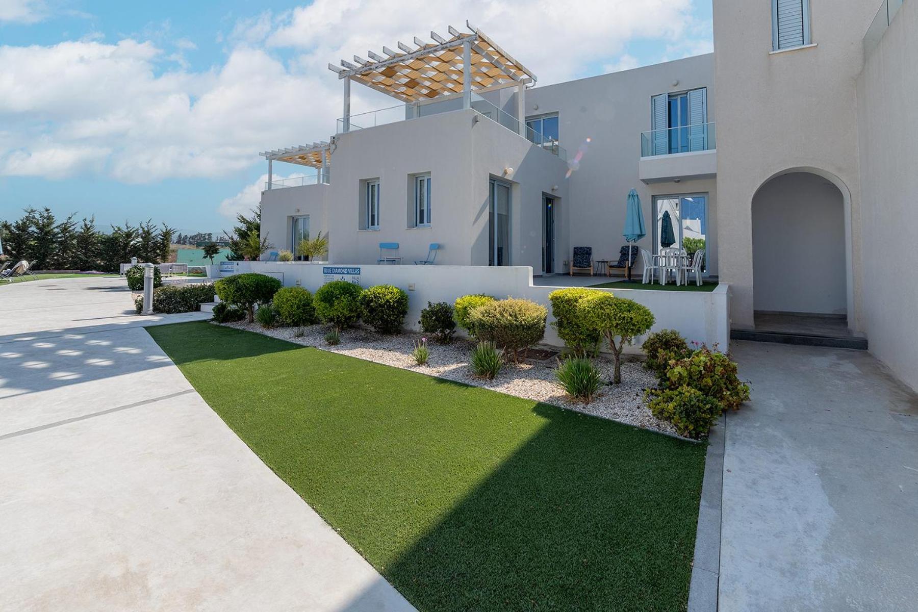 Blue Diamond Beach Villas Paphos Extérieur photo