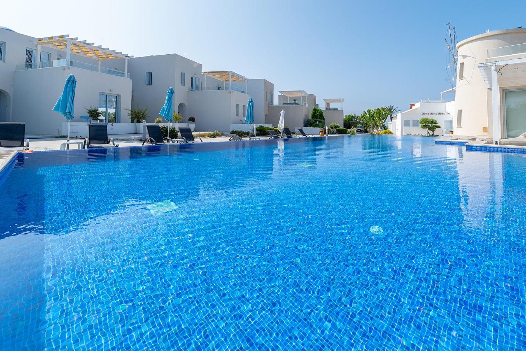 Blue Diamond Beach Villas Paphos Extérieur photo